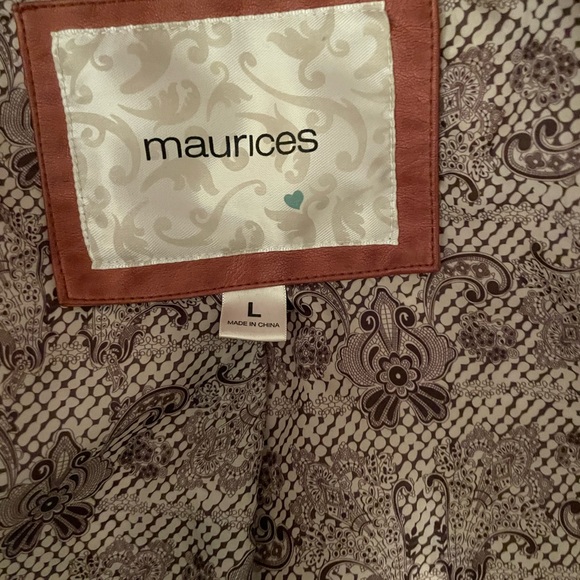 Maurices faux leather jacket size Large. Some wear and tear - Picture 3 of 6